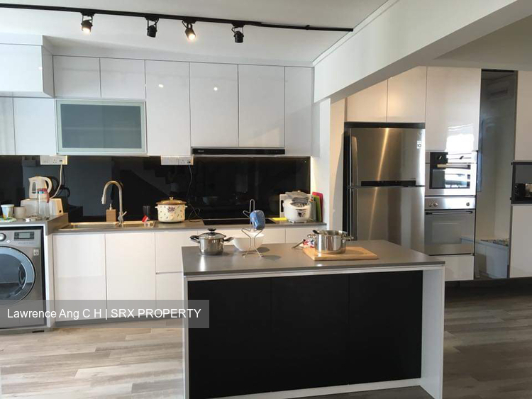 Bukit Batok Central thumbnail photo